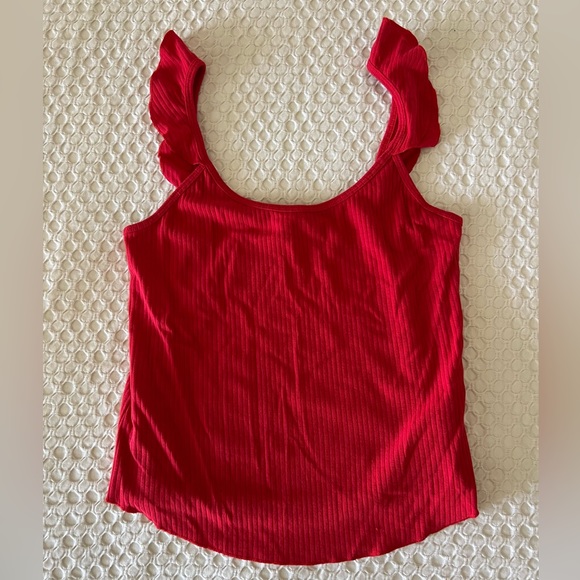 Red tank top - Picture 3 of 4